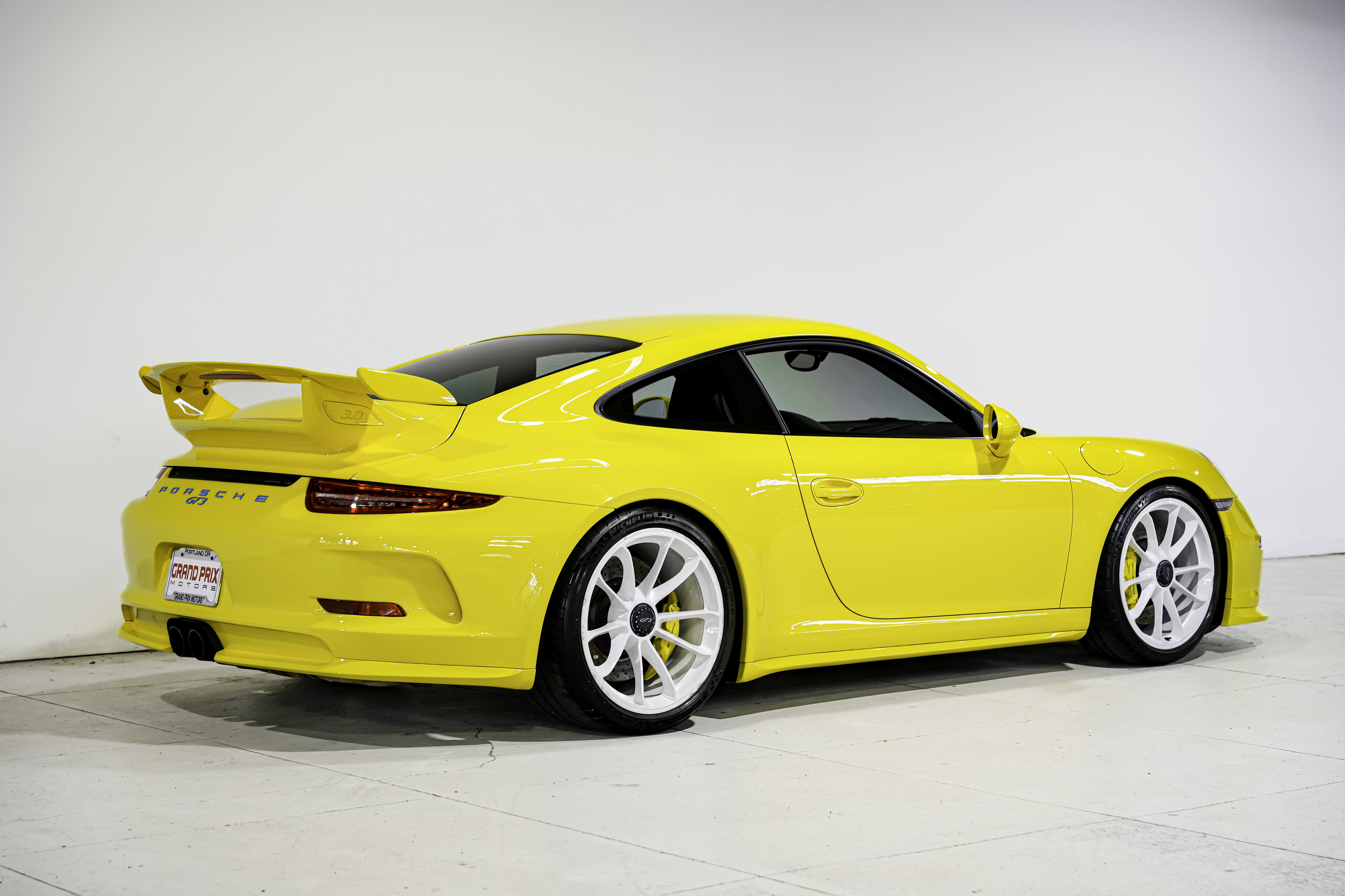 Used 2015 Porsche 911 GT3 image 3