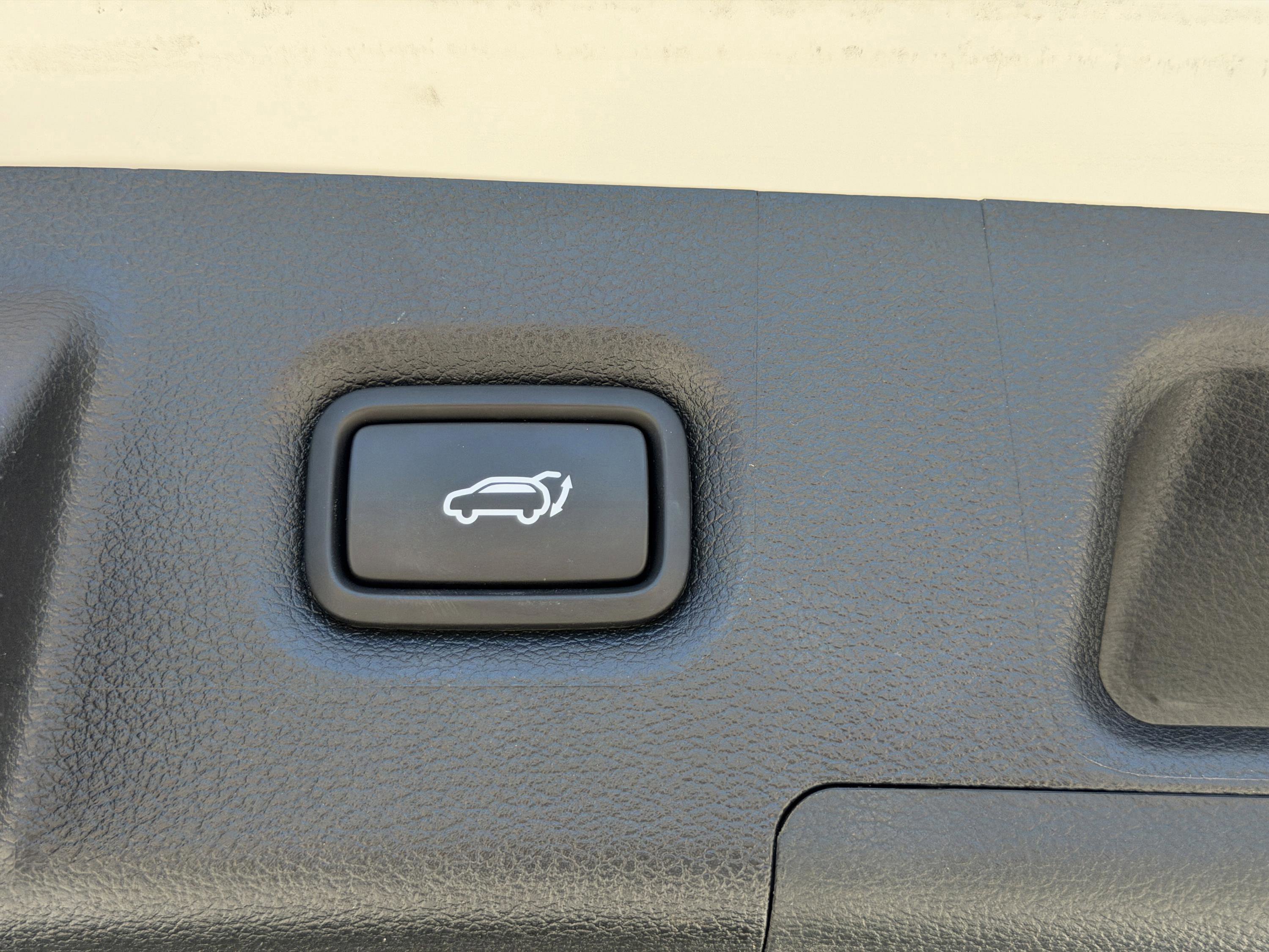 Used 2023 Hyundai Santa Fe SEL FWD image 14