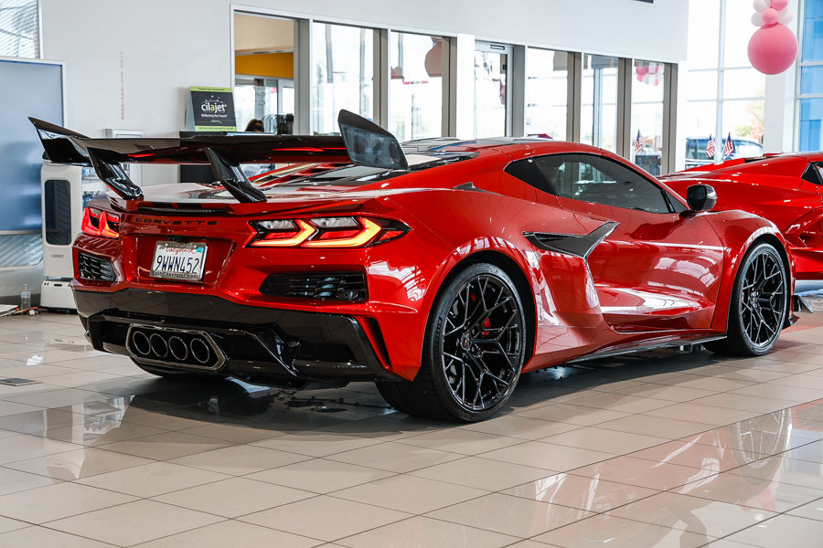 Used 2026 Chevrolet Corvette ZR1 w/ ZR1 Carbon Fiber Aero Package RWD image 4