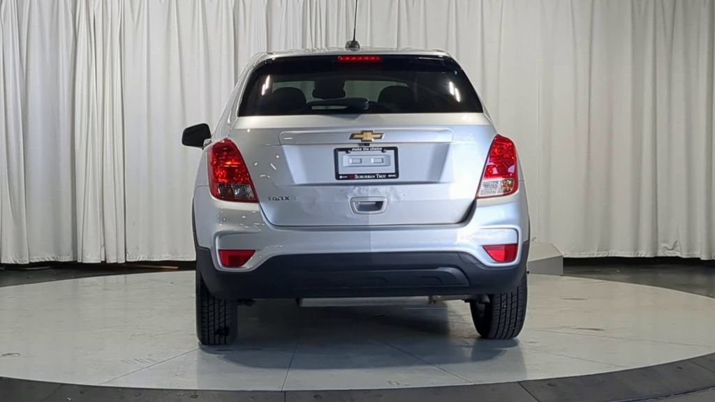 Used 2020 Chevrolet Trax LS w/ Tint and Cruise Package FWD image 9