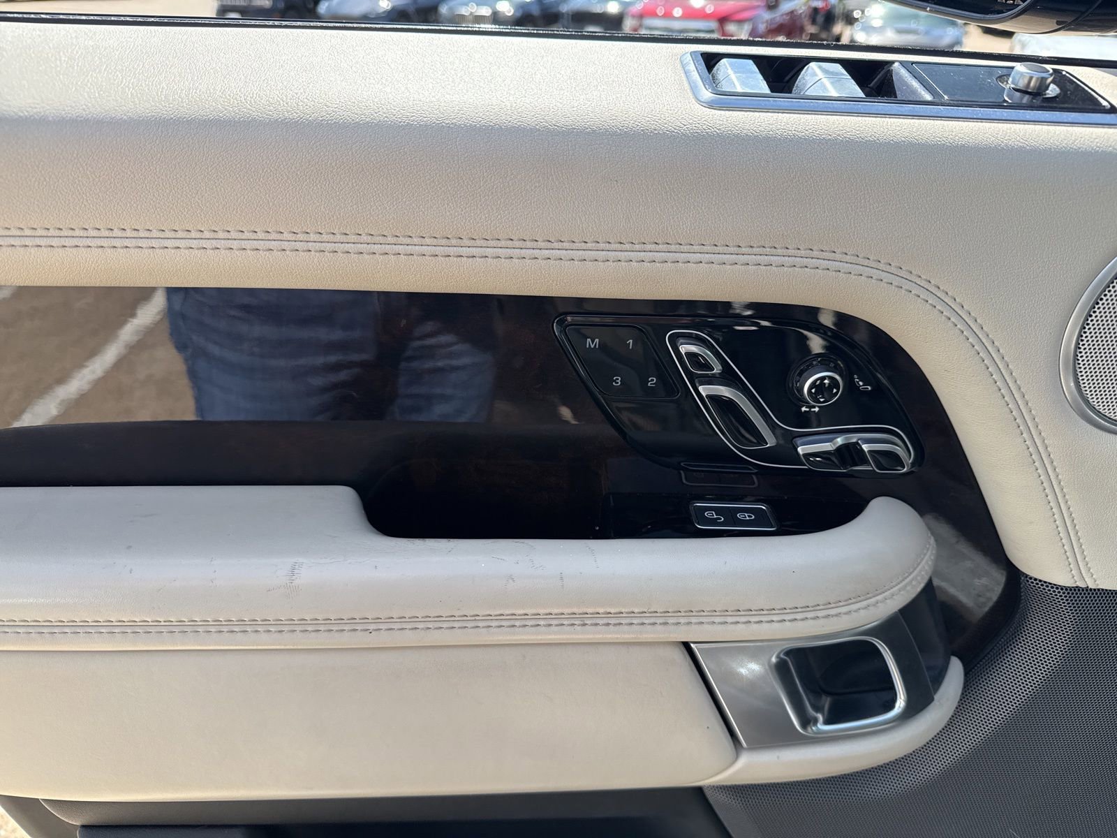 Used 2019 Land Rover Range Rover Supercharged image 11