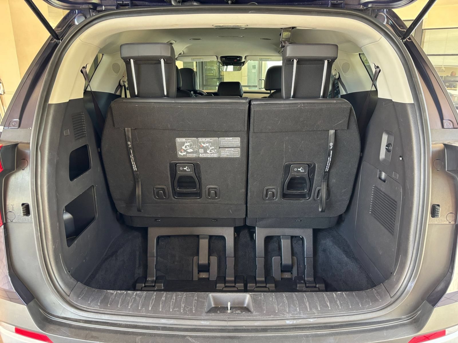 Used 2026 Kia Carnival FWD image 29
