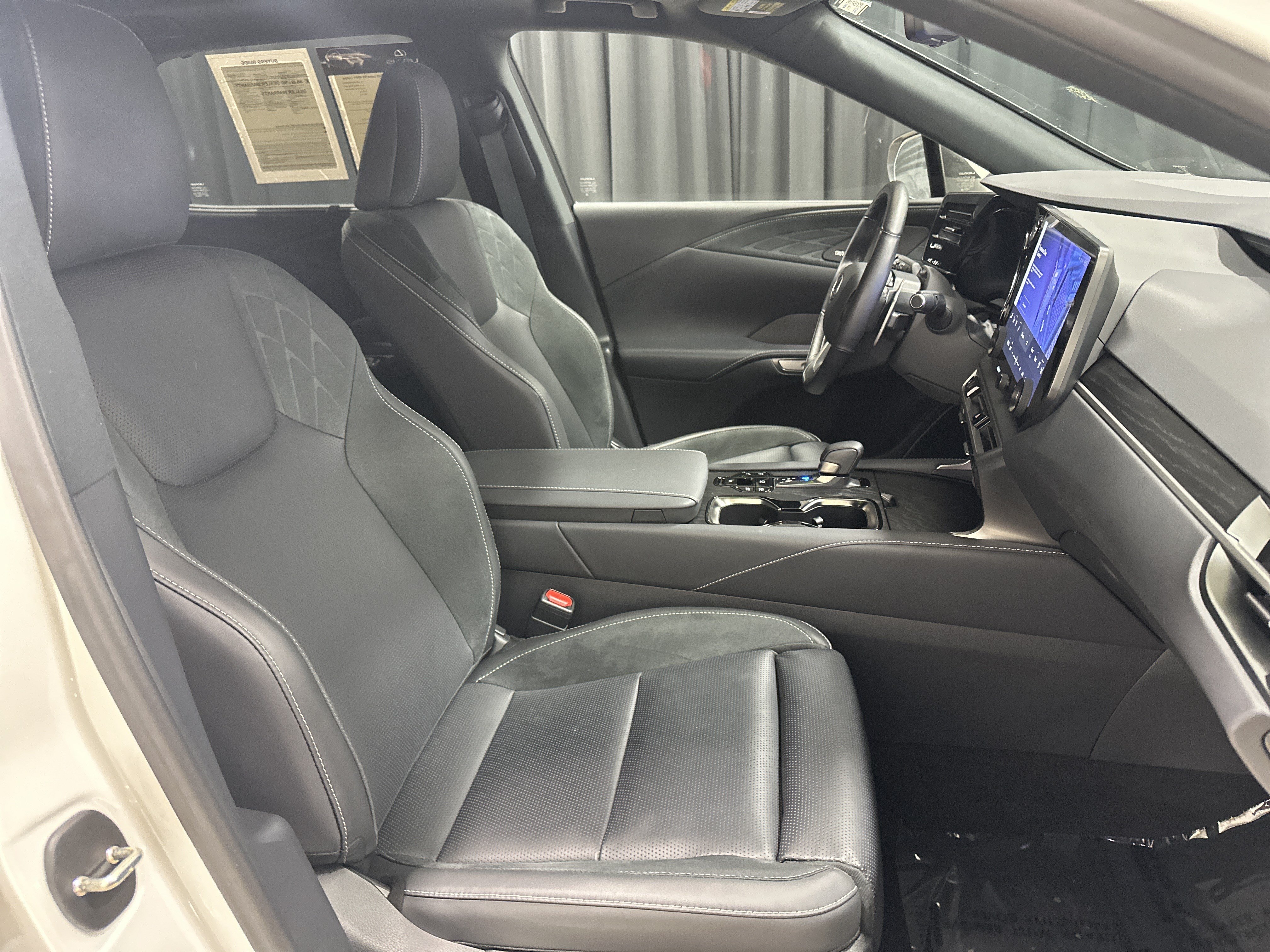 Certified 2025 Lexus RX 450h AWD w/ Convenience Package image 33
