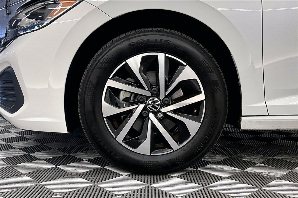 Used 2024 Volkswagen Jetta S image 8