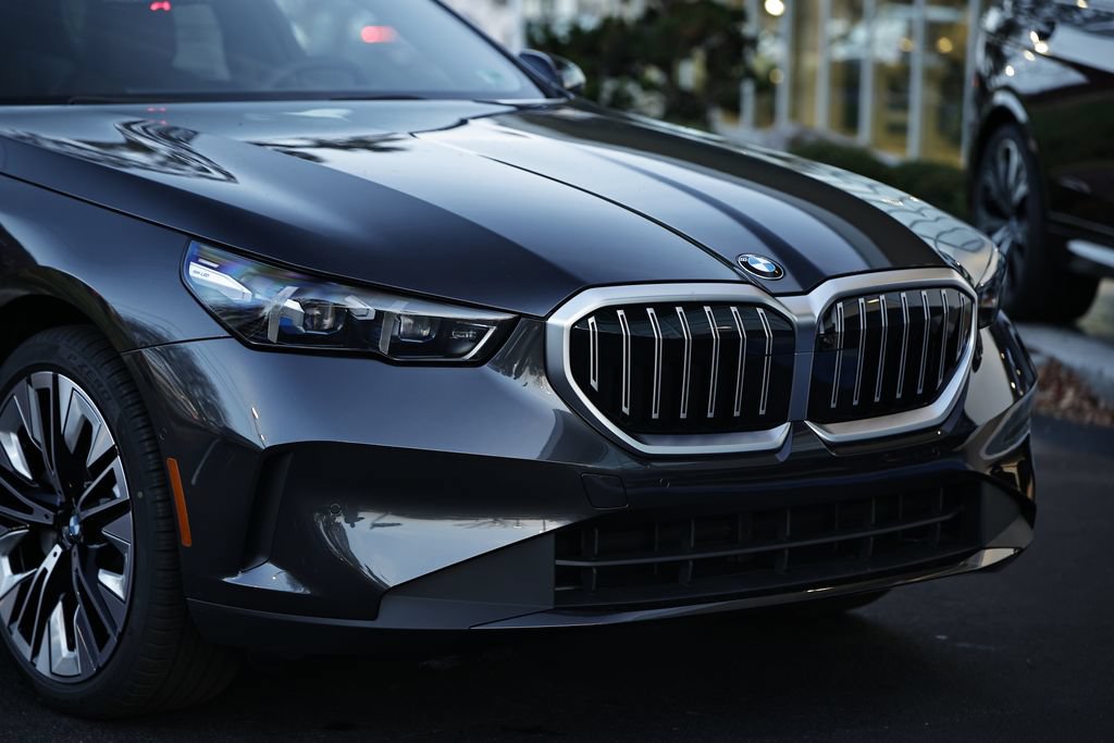 Used 2026 BMW 530i w/ Premium Package RWD image 2