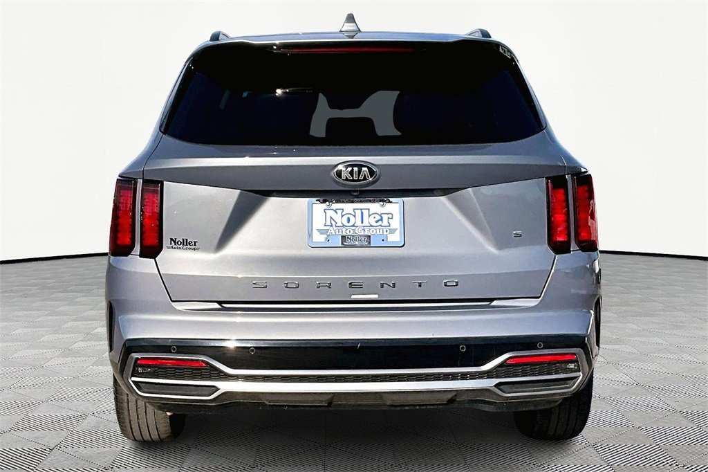Used 2021 Kia Sorento S image 4