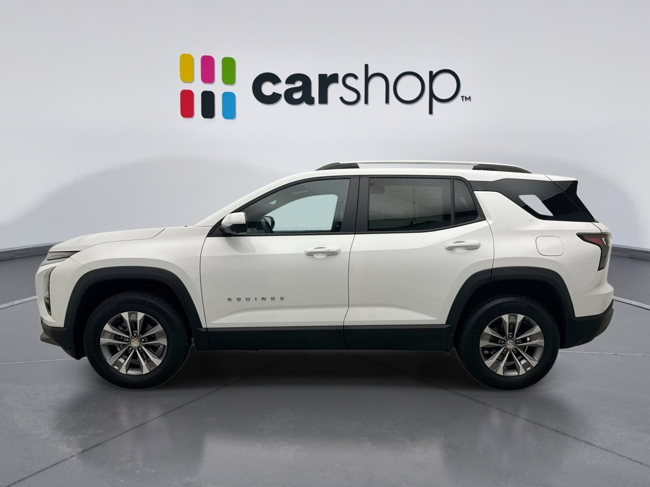 Used 2025 Chevrolet Equinox LT w/ Convenience Package II AWD/4WD image 2