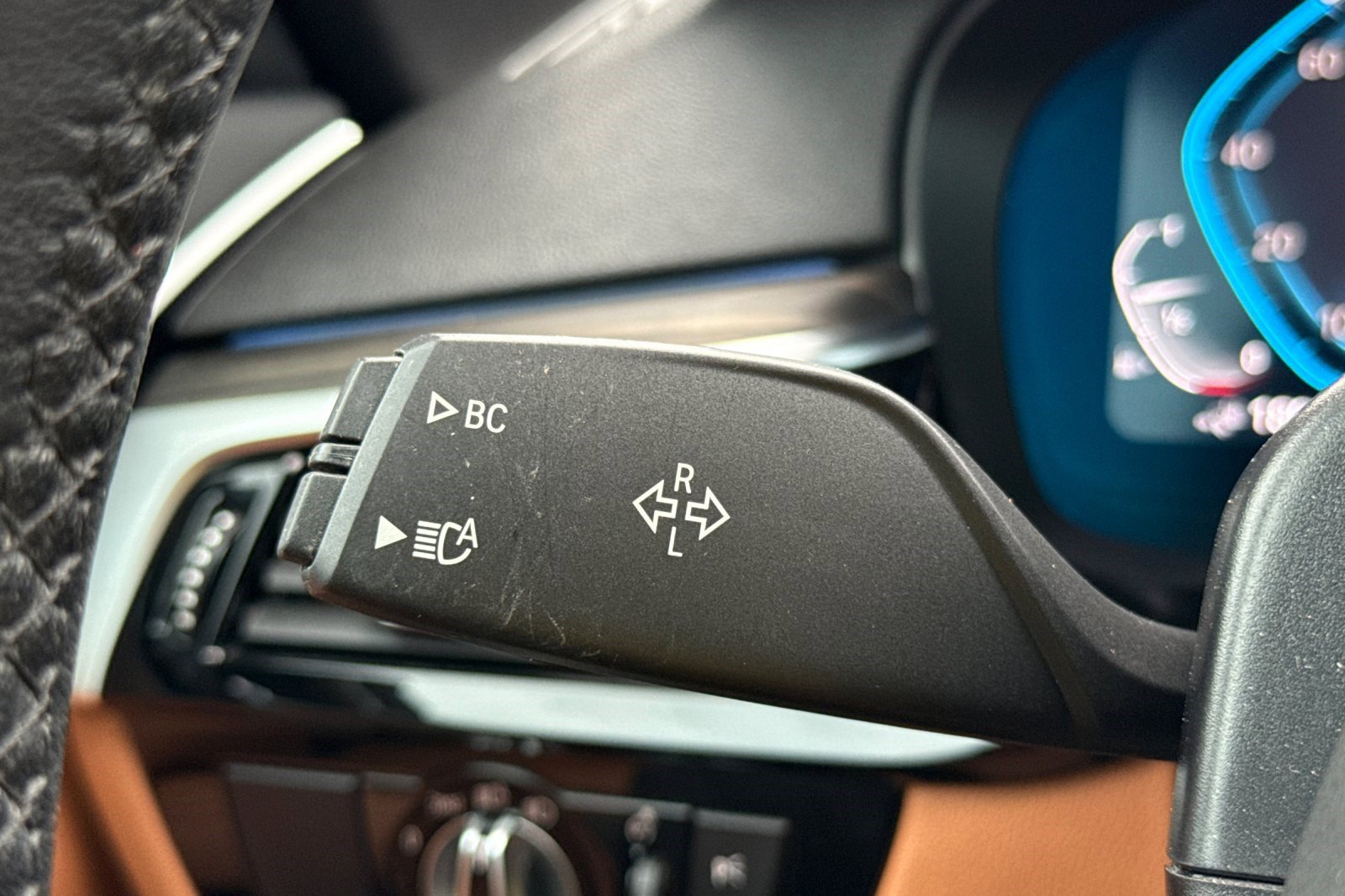 Certified 2023 BMW 530e w/ Premium Package image 32