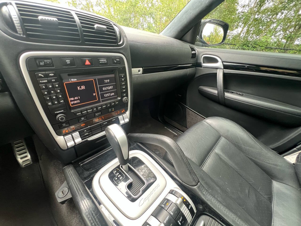 Used 2008 Porsche Cayenne Turbo AWD/4WD image 38