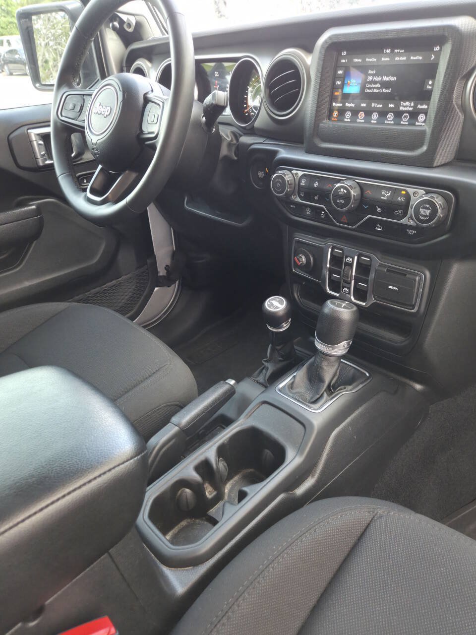 Used 2023 Jeep Gladiator Sport AWD/4WD image 4