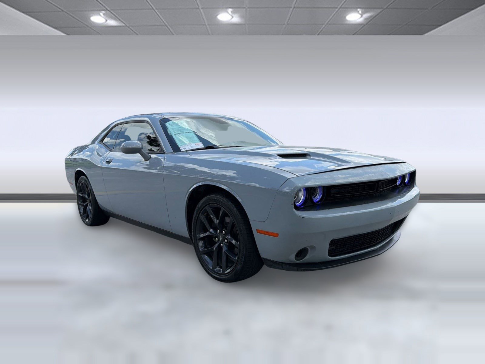 Used 2020 Dodge Challenger SXT w/ Driver Convenience Group RWD image 6