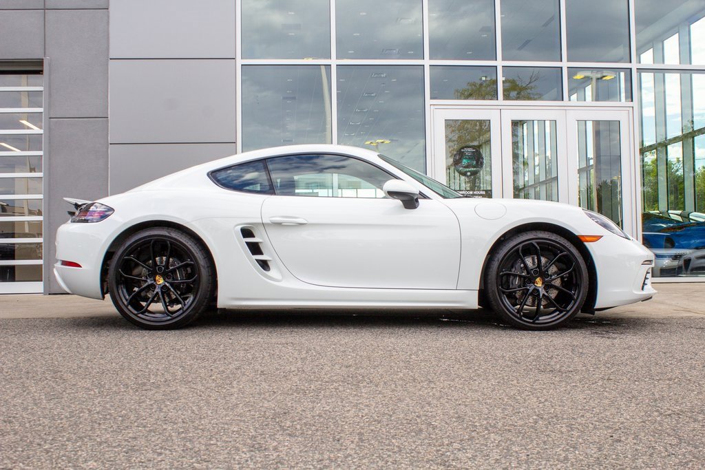 Used 2025 Porsche 718 Cayman w/ Sport Chrono Package image 4
