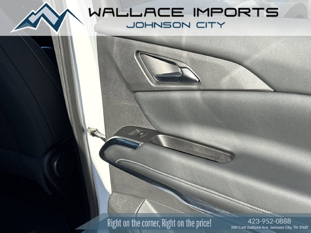 Used 2025 Chevrolet Traverse LT FWD image 38