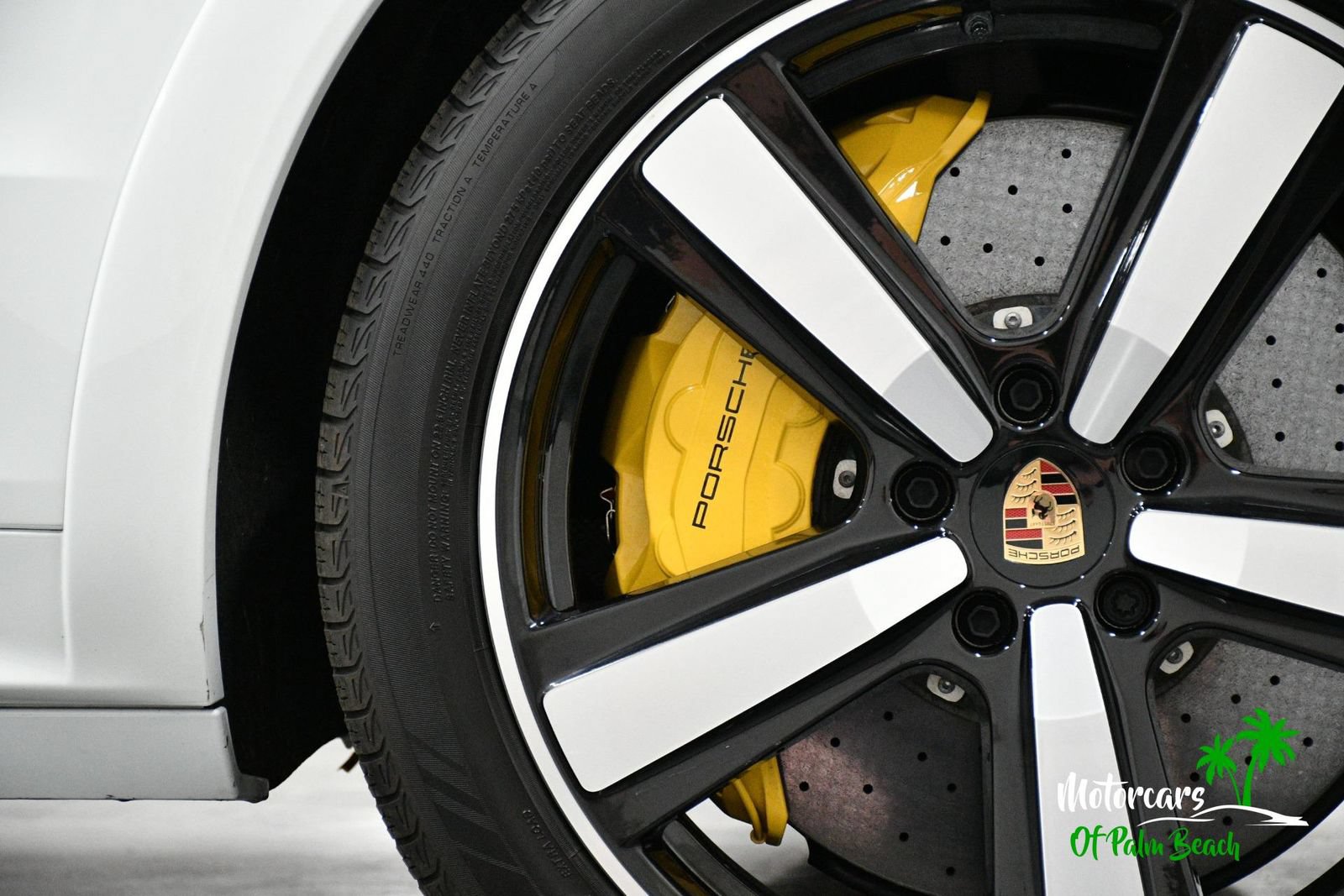 Used 2025 Porsche Cayenne GTS AWD/4WD image 25