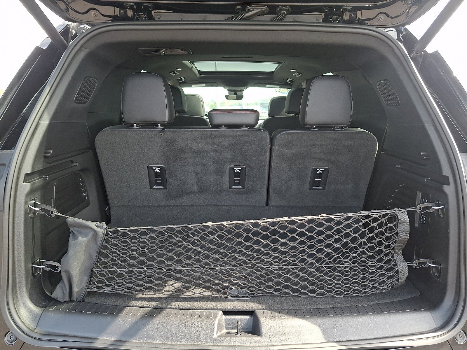 Used 2025 Chevrolet Traverse RS w/ LPO, Floor Liner Package FWD image 30