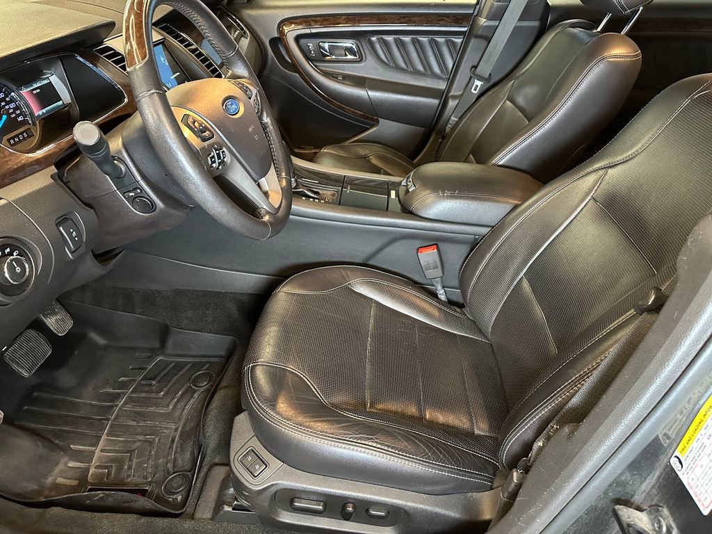 Used 2018 Ford Taurus Limited FWD image 20