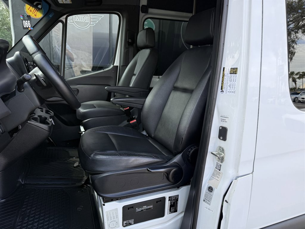 Used 2021 Mercedes-Benz Sprinter 2500 image 18