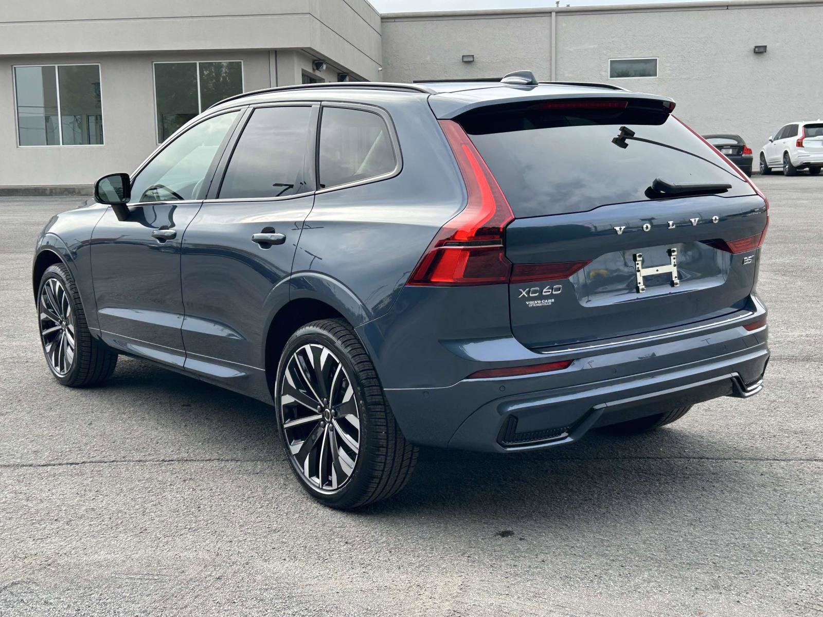 New 2026 Volvo XC60 B5 Ultra w/ Protection Package Premier AWD/4WD image 5