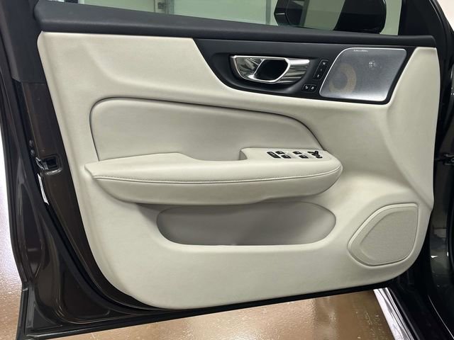 Used 2019 Volvo S60 T6 Inscription image 18