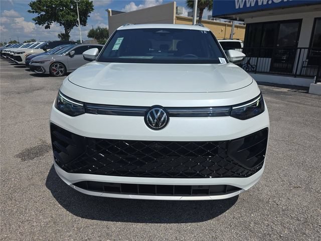 New 2026 Volkswagen Tiguan SEL R-Line AWD/4WD image 2