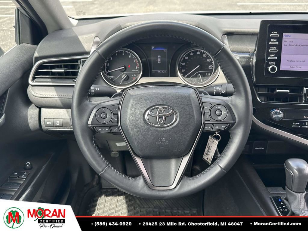 Used 2024 Toyota Camry SE FWD image 13