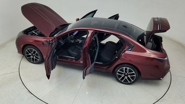 Used 2025 BMW 740i image 92