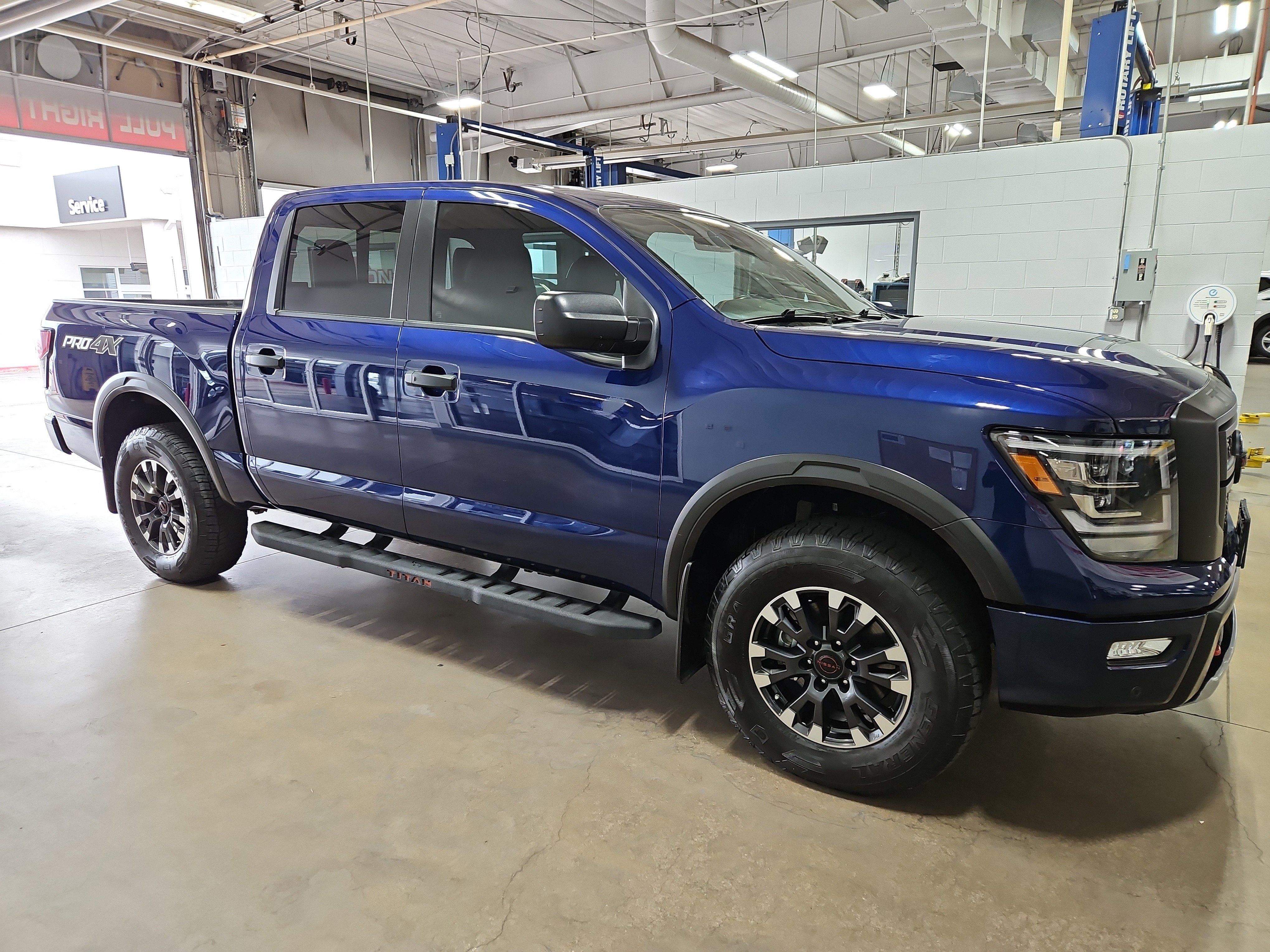Used 2023 Nissan Titan PRO-4X w/ Pro-4x Utility Package image 2