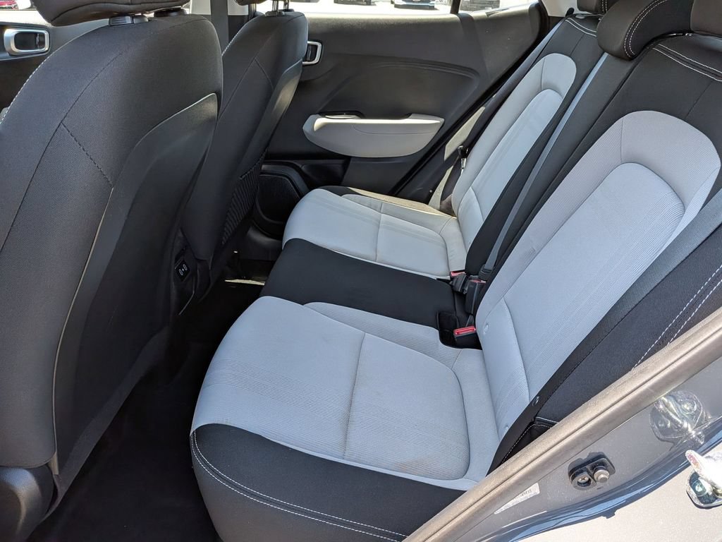 Used 2025 Hyundai Venue SEL FWD image 26