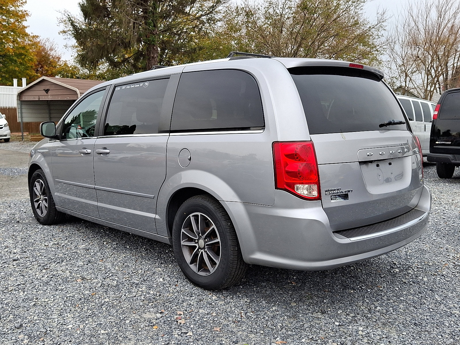Used 2017 Dodge Grand Caravan SXT image 5