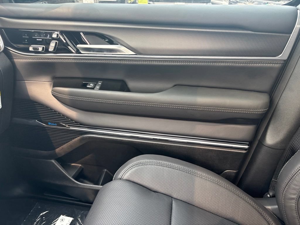 New 2026 Jeep Grand Wagoneer Summit AWD/4WD image 27