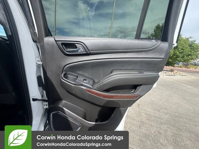 Used 2017 GMC Yukon SLT AWD/4WD image 30