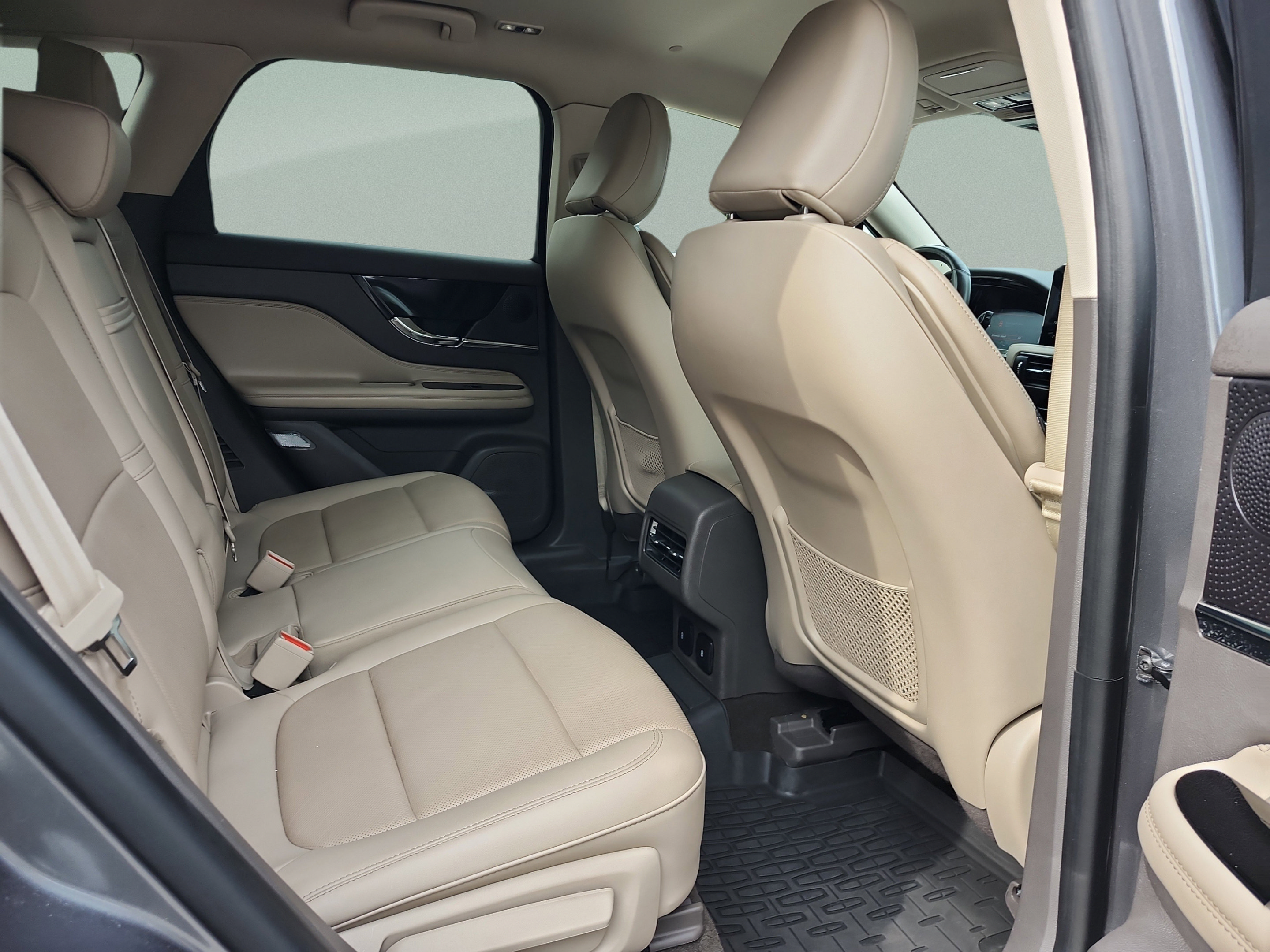 Used 2023 Lincoln Corsair Reserve FWD image 17