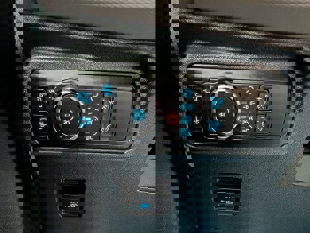 Used 2023 Ford Bronco Wildtrak image 24