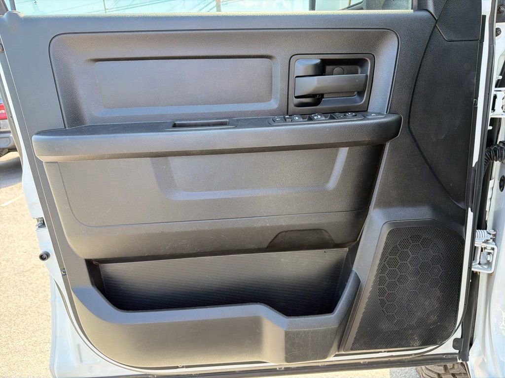 Used 2024 RAM 3500 Tradesman w/ Chrome Appearance Group AWD/4WD image 29