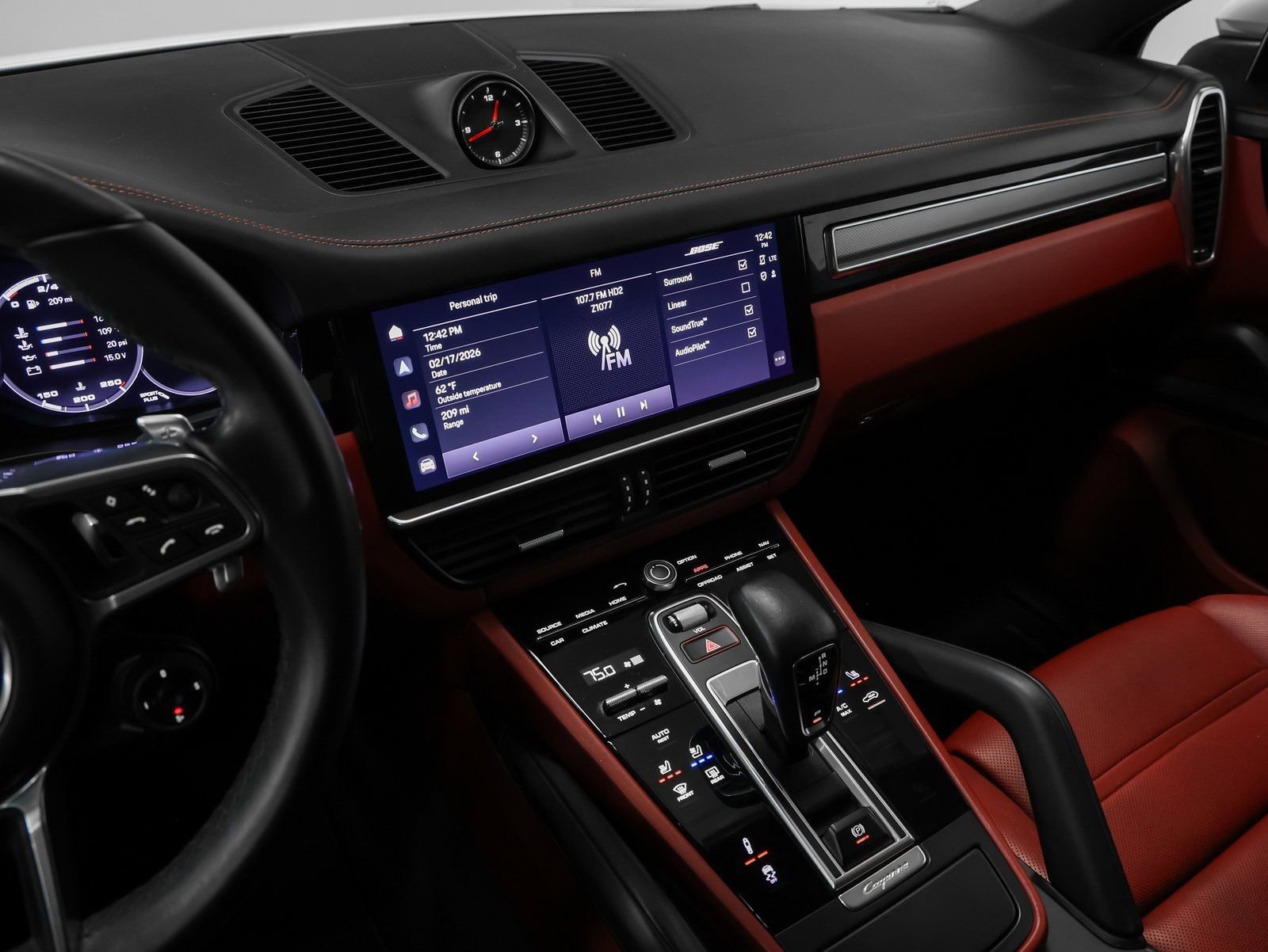 Used 2022 Porsche Cayenne Platinum Edition image 35