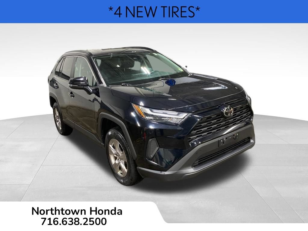 Used 2023 Toyota RAV4 XLE AWD/4WD image 2