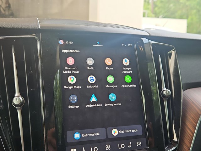 Used 2024 Volvo XC60 B5 Plus image 13