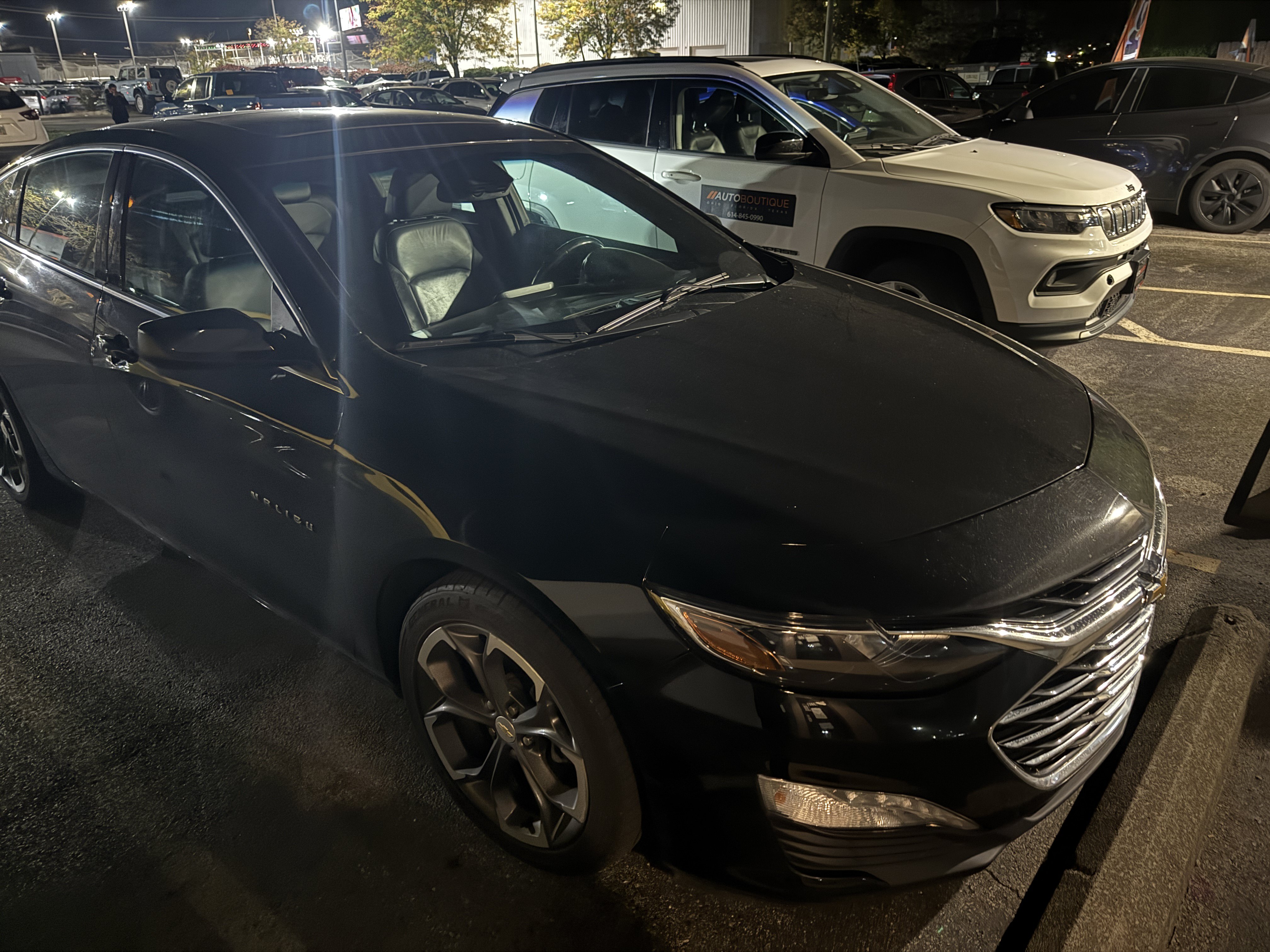 Used 2022 Chevrolet Malibu LT w/ Leather Package FWD image 2
