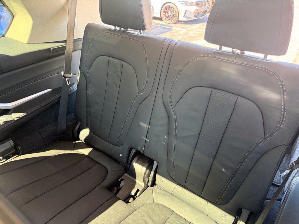 Used 2022 BMW X7 xDrive40i w/ Premium Package AWD/4WD image 19