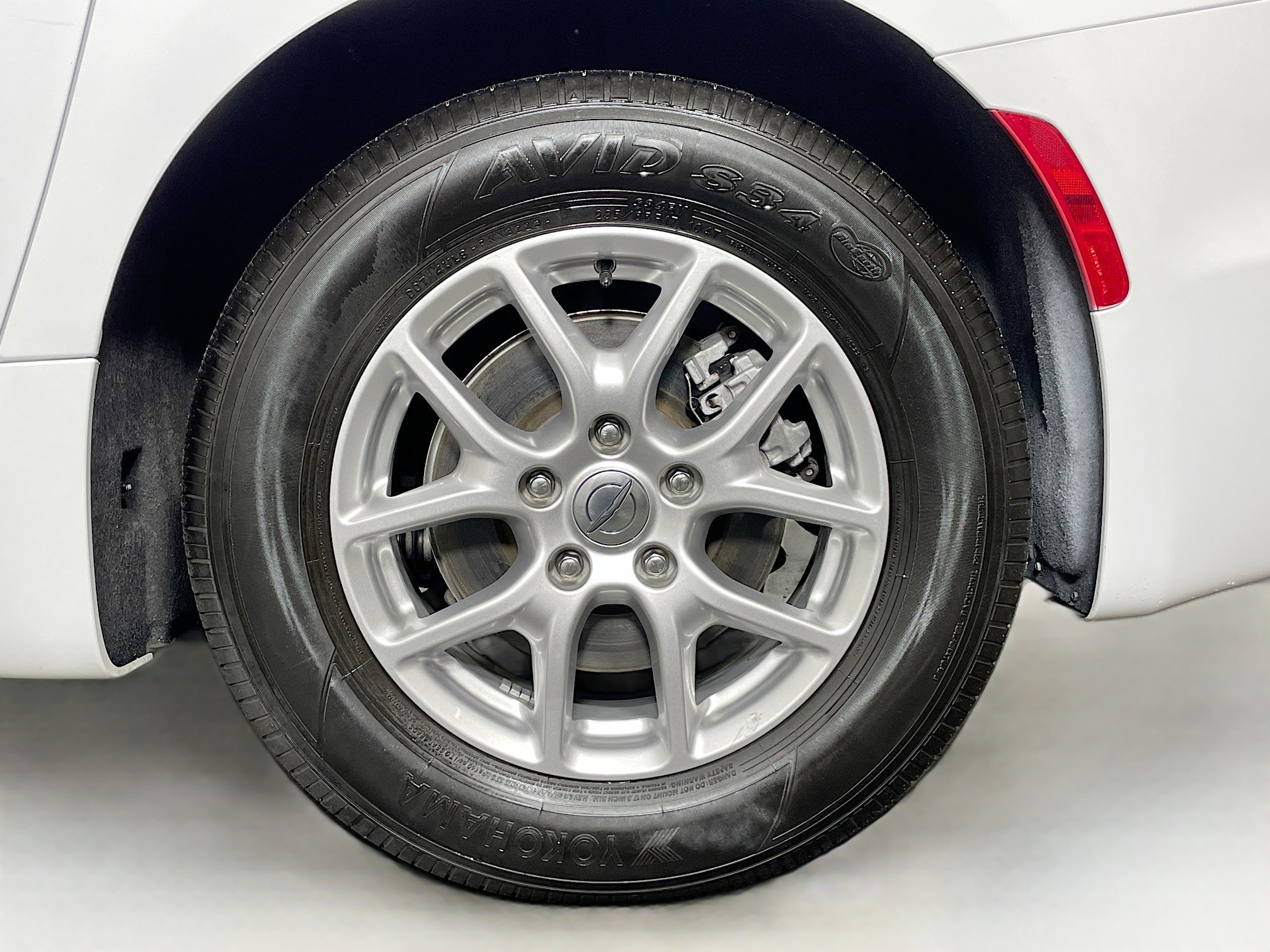 Used 2024 Chrysler Pacifica Touring-L image 11