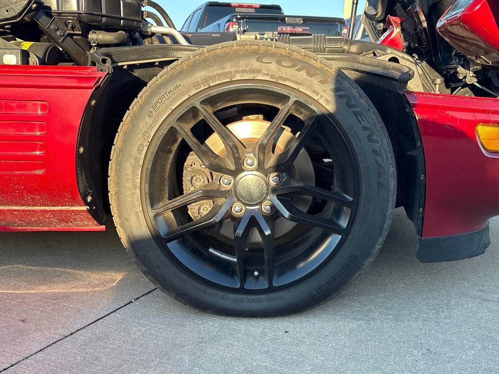 Used 1992 Chevrolet Corvette Base 2D Coupe image 24