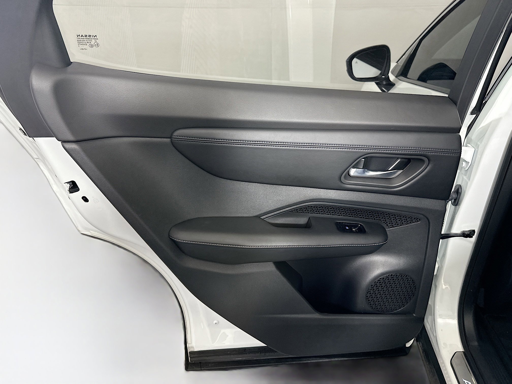 Used 2023 Nissan Ariya FWD image 27