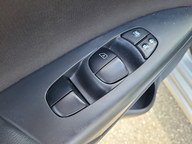 Used 2018 Nissan Sentra S FWD image 13