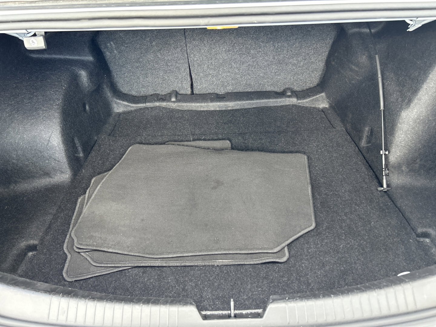 Used 2024 Chevrolet Malibu LT image 9