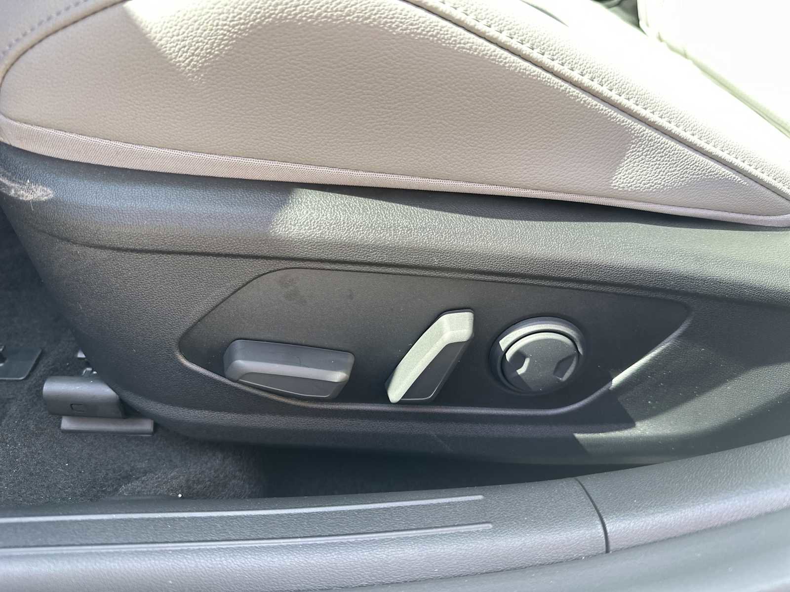 New 2026 Hyundai Elantra Limited w/ Cargo Package image 10