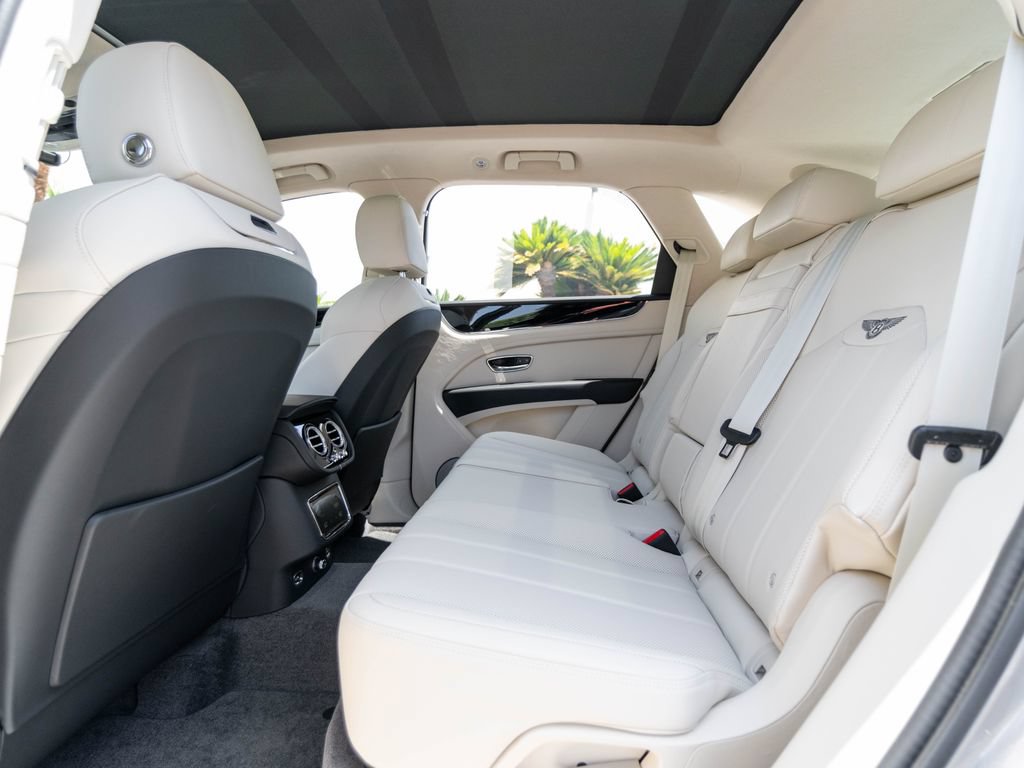 New 2026 Bentley Bentayga AWD/4WD image 18