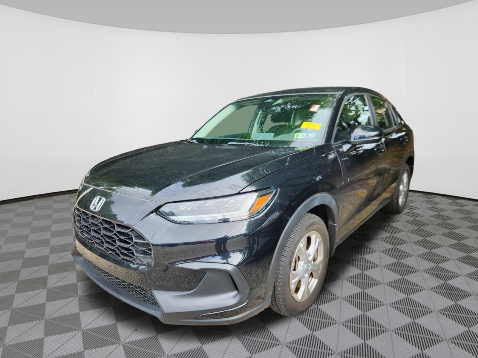 Used 2024 Honda HR-V LX image 2