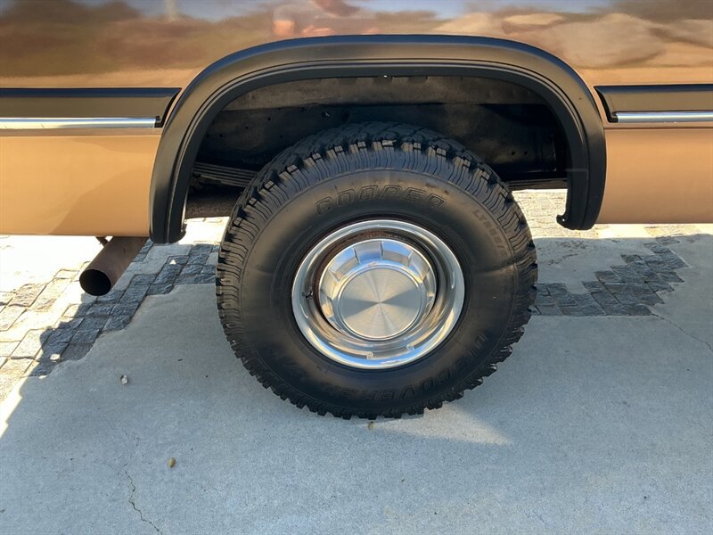 Used 1991 Dodge D/W Truck 350 AWD/4WD image 40
