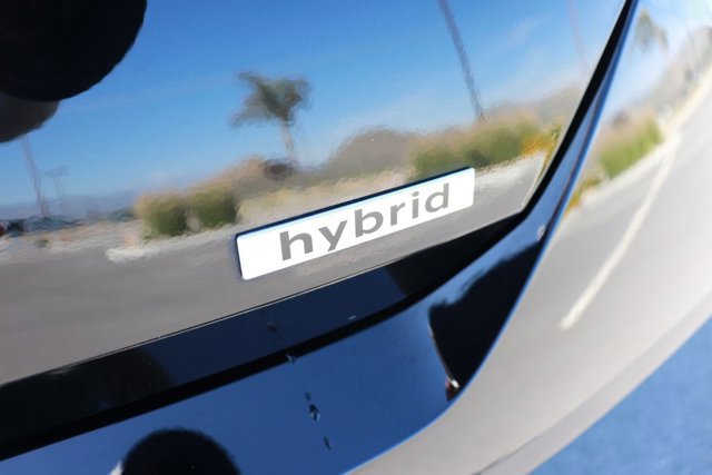 Used 2025 Hyundai Elantra Limited image 6