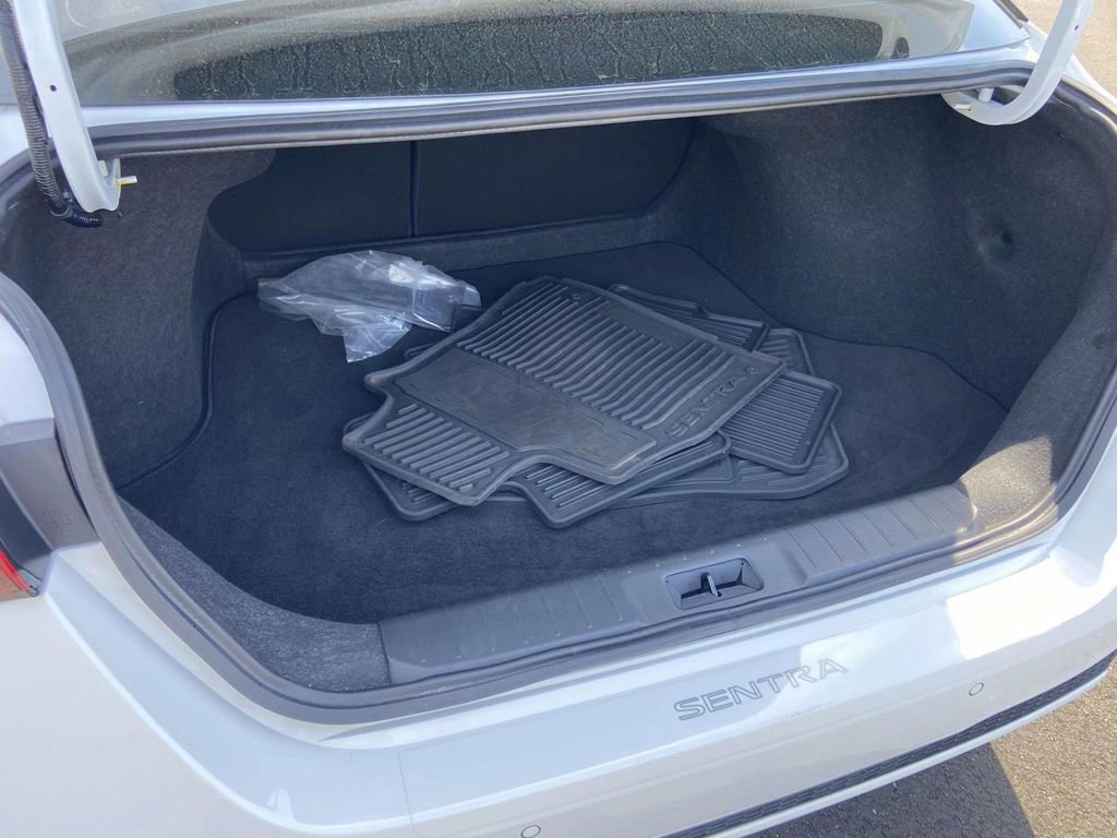 Used 2025 Nissan Sentra S image 11